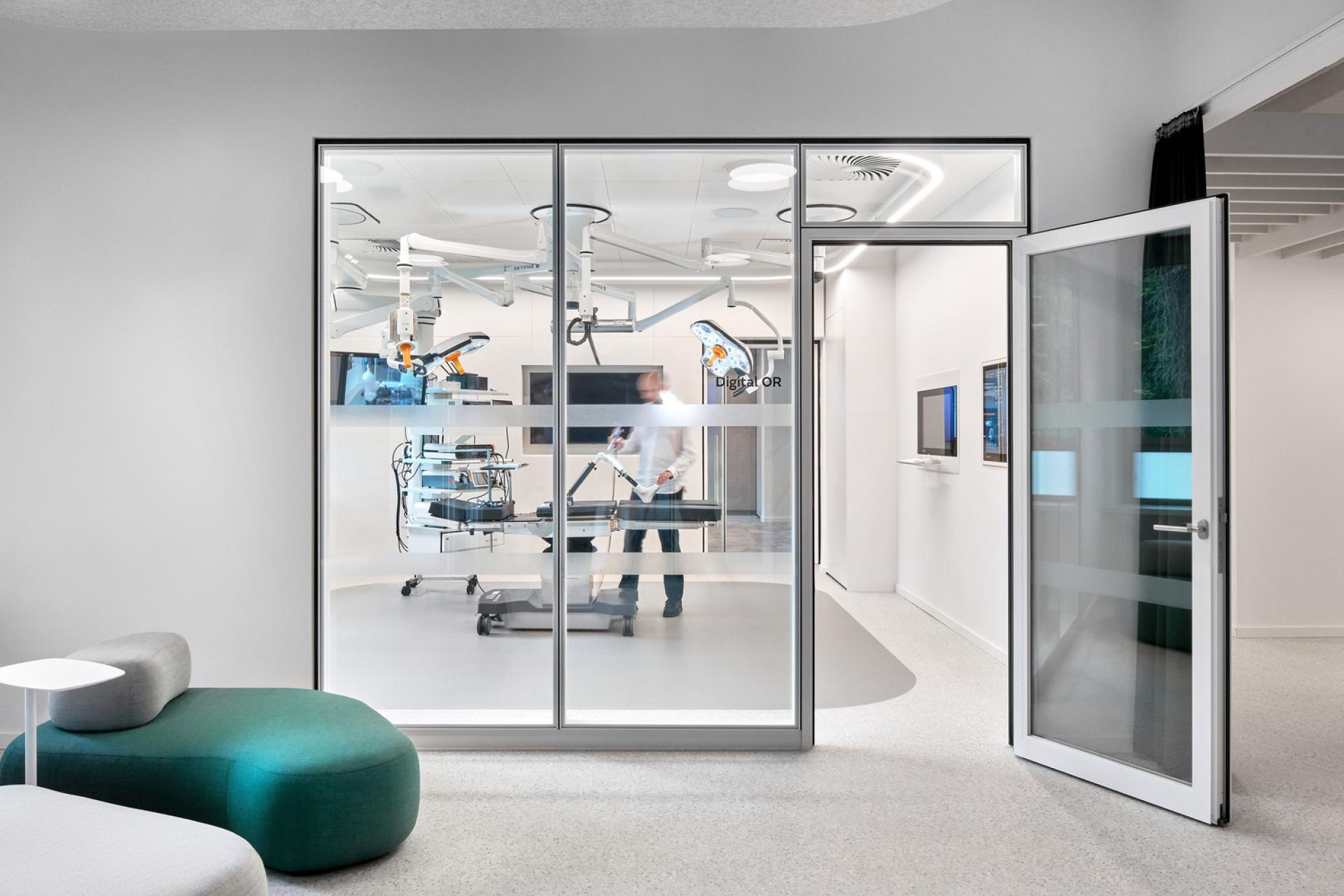 TITAN Health Awards Winner - Smith+Nephew Academy  7