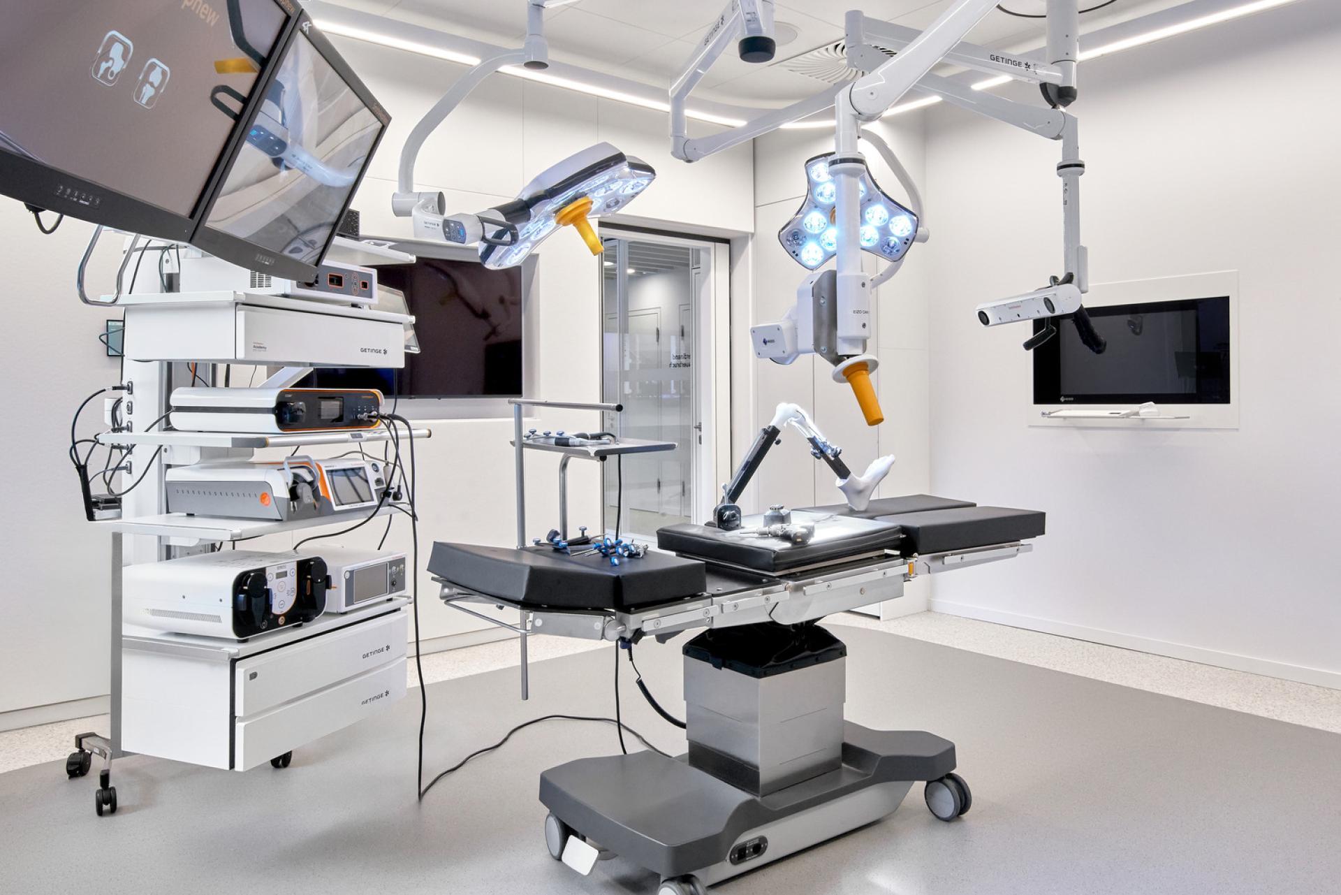 TITAN Health Awards Winner - Smith+Nephew Academy  13